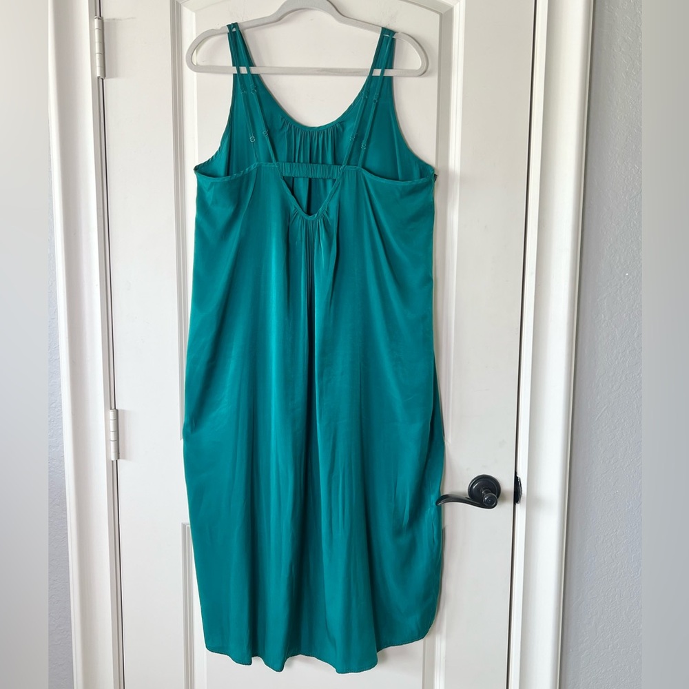 Gilligan & O'Malley open back satiny emerald green high low Nightgown Large